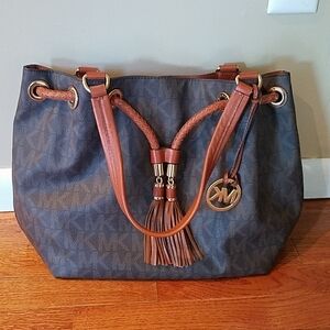 Like new Michael Kors bag, brown